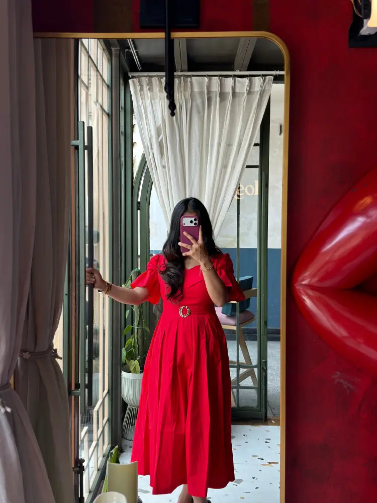 Red Lily Box Pleated Midi dress - Clothing