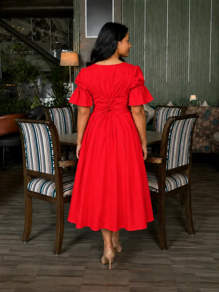 Red Lily Box Pleated Midi dress - Clothing