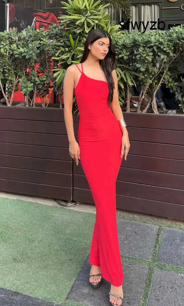 Ruby Scarlet Bodycon Dress. - Clothing